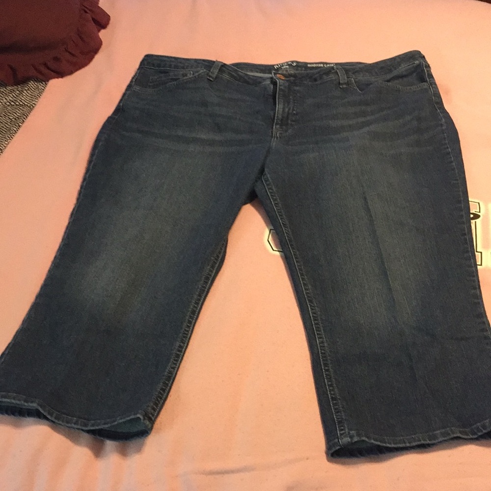 Blue jean capris
